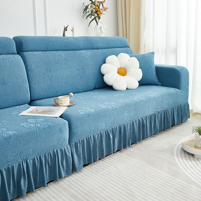 91家纺网 家纺一手货源 找家纺 千彤沙发垫  2025新款防滑防尘优雅百褶裙边全包款沙发笠沙发套罩--三叶草系列 水蓝