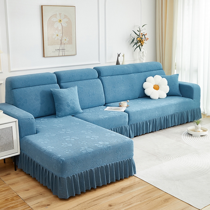 91家纺网 家纺一手货源 找家纺 千彤沙发垫  2025新款防滑防尘优雅百褶裙边全包款沙发笠沙发套罩--三叶草系列 水蓝