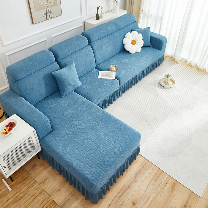 91家纺网 家纺一手货源 找家纺 千彤沙发垫  2025新款防滑防尘优雅百褶裙边全包款沙发笠沙发套罩--三叶草系列 水蓝