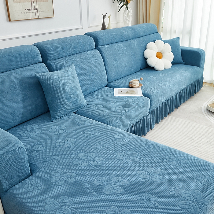 91家纺网 家纺一手货源 找家纺 千彤沙发垫  2025新款防滑防尘优雅百褶裙边全包款沙发笠沙发套罩--三叶草系列 水蓝