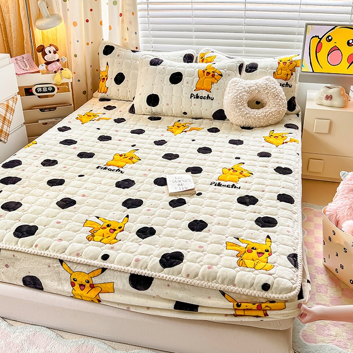 91家纺网 家纺一手货源 找家纺 徕米家居 2025新款牛奶绒加棉床笠单品床笠单件单床笠 波点皮卡丘