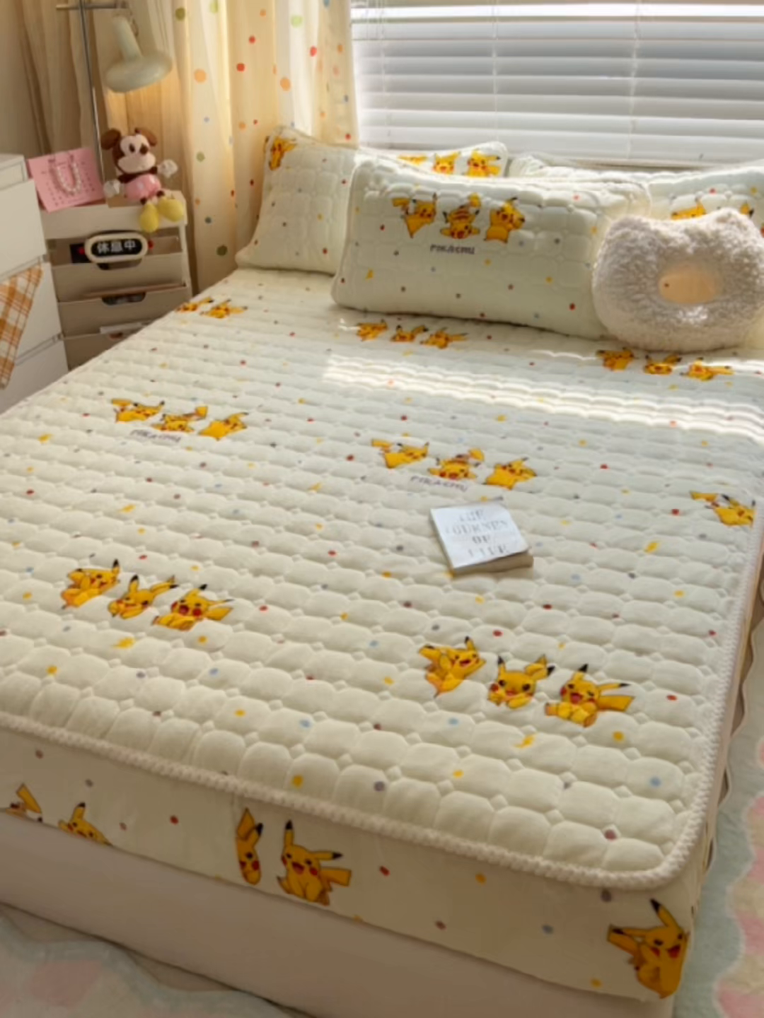 91家纺网 家纺一手货源 找家纺 徕米家居 2025新款牛奶绒加棉床笠单品床笠单件单床笠 皮卡丘伙伴