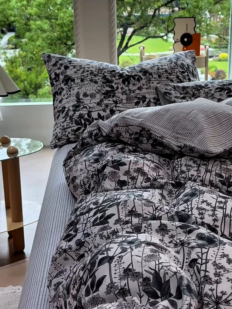 91家纺网 家纺一手货源 找家纺 缦纱 2025新款全棉纯棉小清新喷气13372印花40支纯棉四件套 锦瑟-蓝