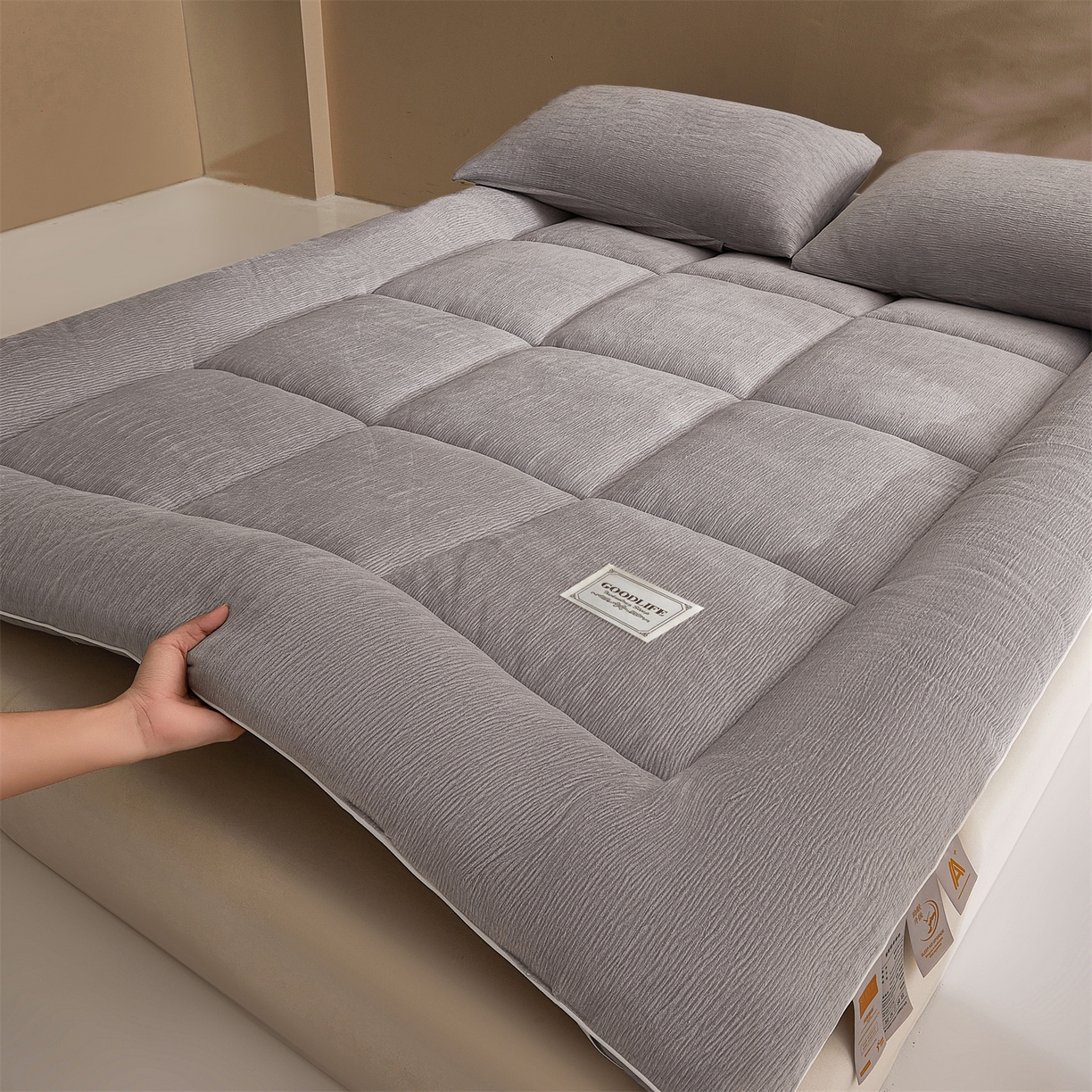 91家纺网 家纺一手货源 找家纺 （总）雯豆家纺 2025新款皱皱绒加厚款床垫床护垫保暖床褥子