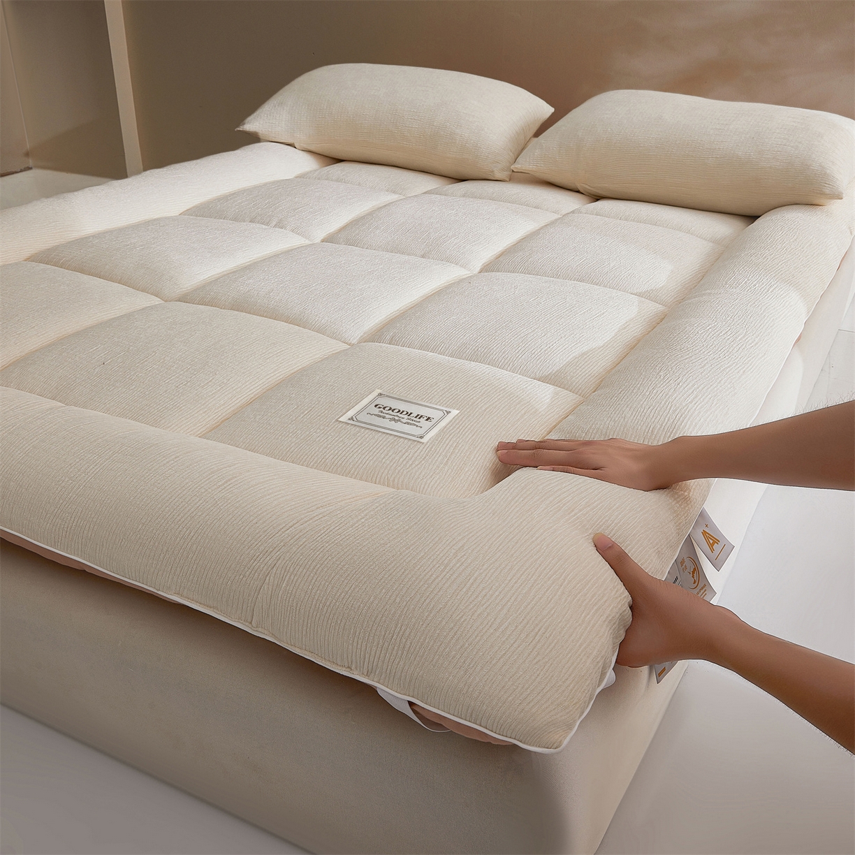 91家纺网 家纺一手货源 找家纺 （总）雯豆家纺 2025新款皱皱绒加厚款床垫床护垫保暖床褥子