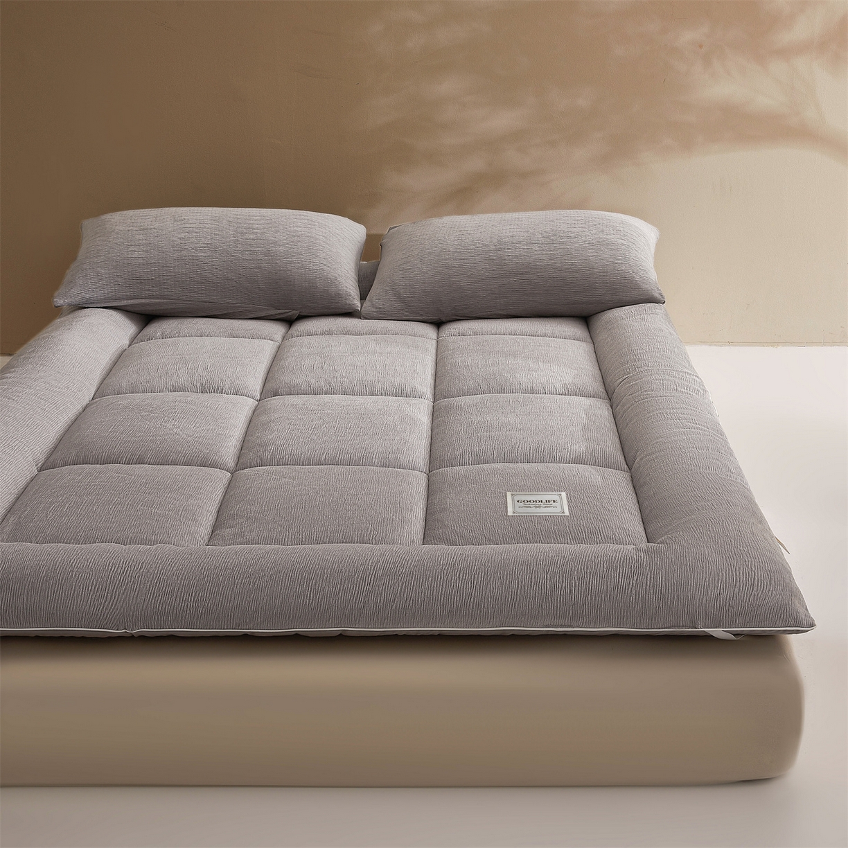 91家纺网 家纺一手货源 找家纺 雯豆家纺 2025新款皱皱绒加厚款床垫床护垫保暖床褥子 皱皱绒床褥-高级灰