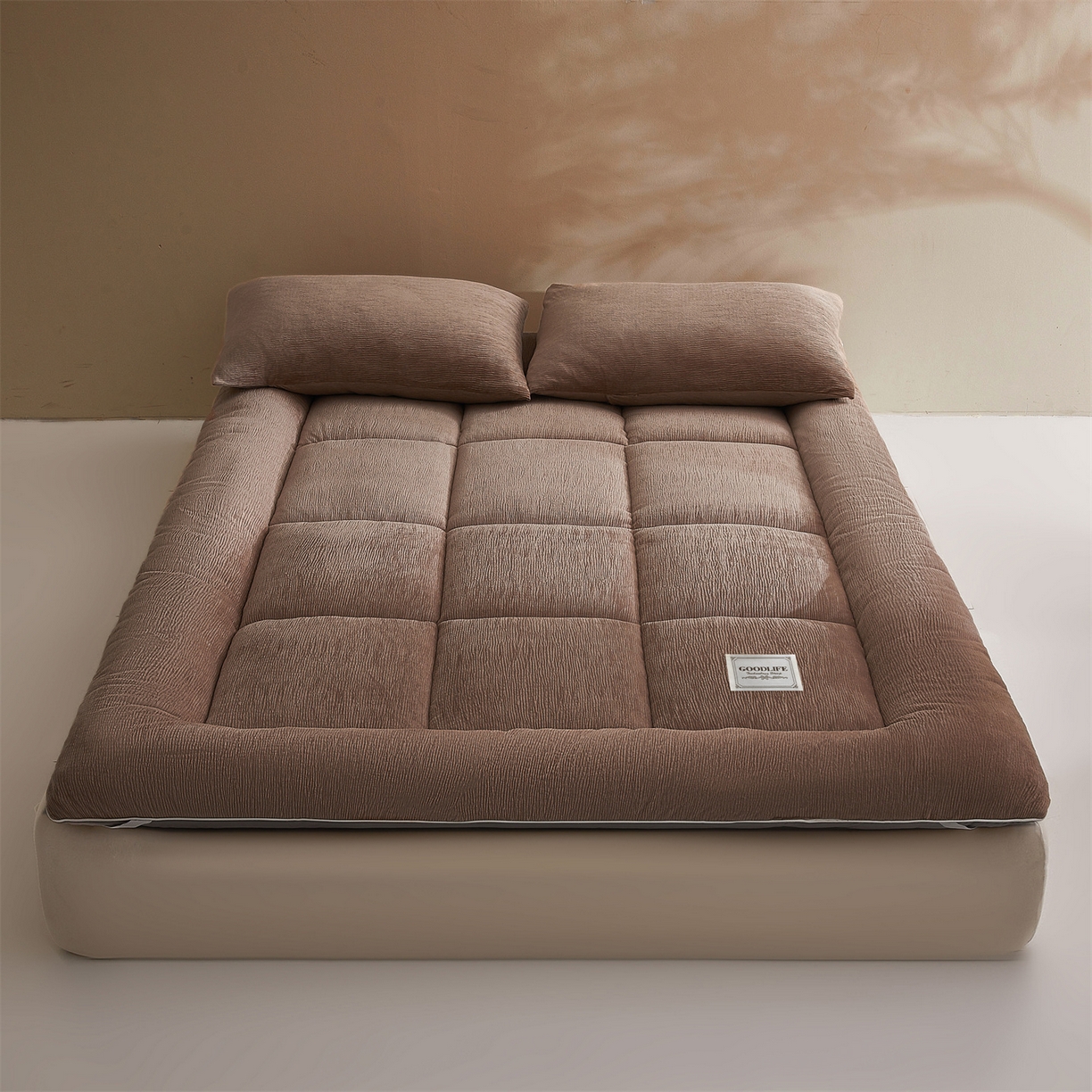 91家纺网 家纺一手货源 找家纺 雯豆家纺 2025新款皱皱绒加厚款床垫床护垫保暖床褥子 皱皱绒床褥-摩卡棕