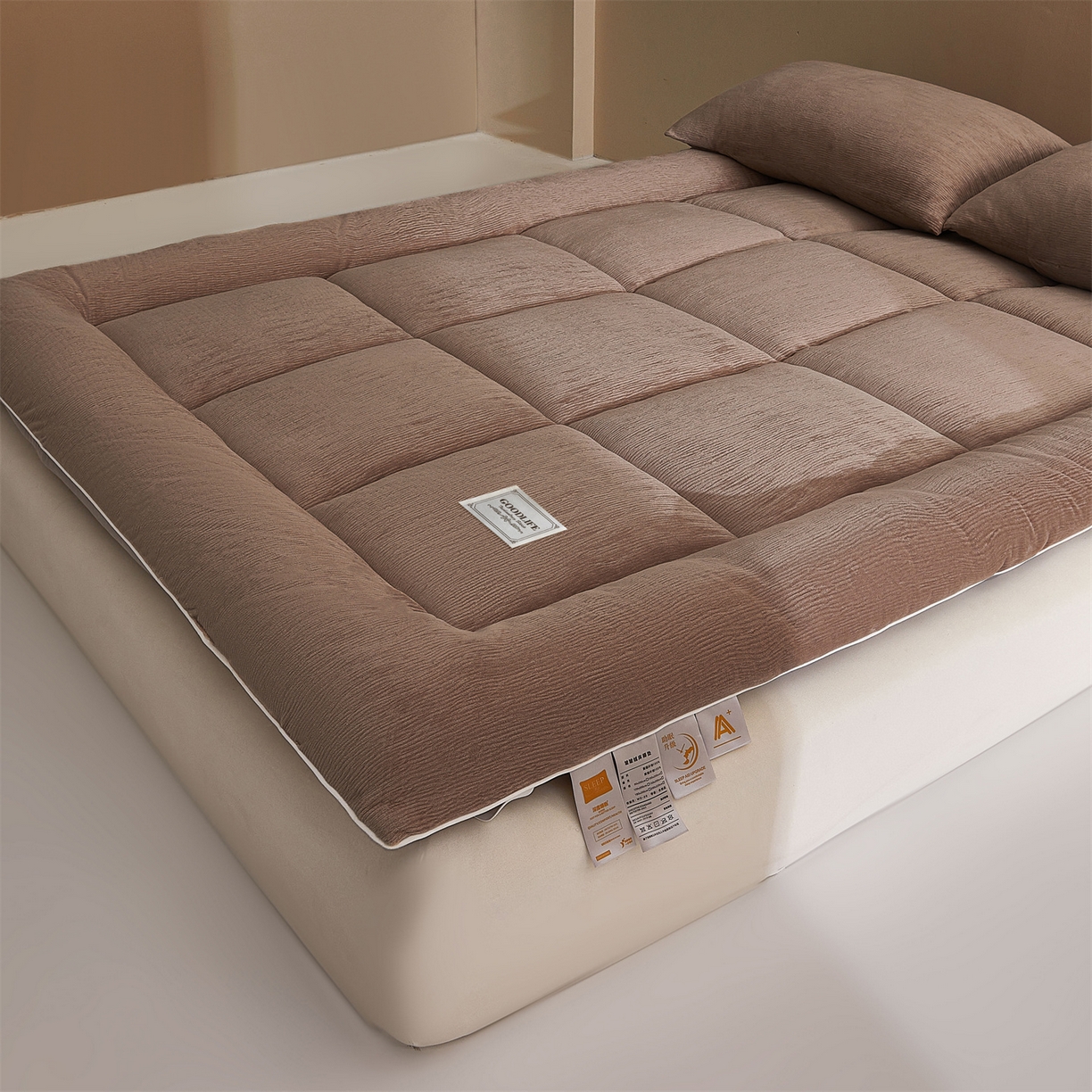 91家纺网 家纺一手货源 找家纺 雯豆家纺 2025新款皱皱绒加厚款床垫床护垫保暖床褥子 皱皱绒床褥-摩卡棕