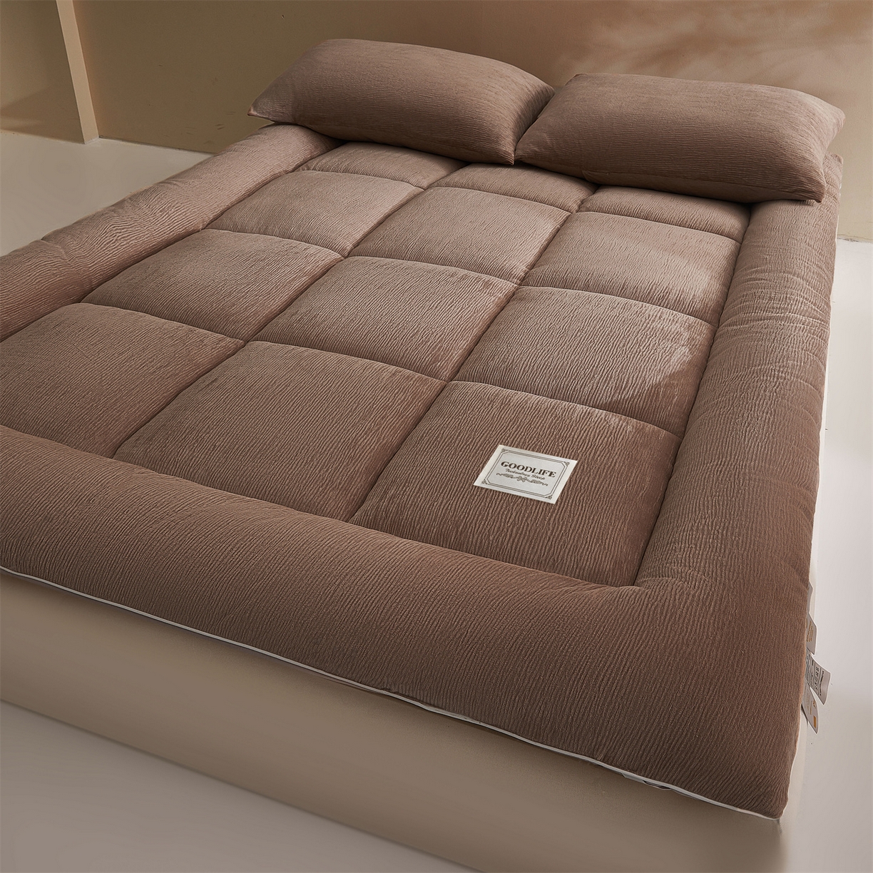 91家纺网 家纺一手货源 找家纺 雯豆家纺 2025新款皱皱绒加厚款床垫床护垫保暖床褥子 皱皱绒床褥-摩卡棕