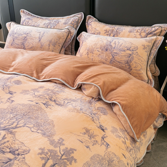 91家纺网 家纺一手货源 找家纺 栩裕 2025新款7斤重牛奶金貂绒印花牛奶绒四件套 爱在深秋