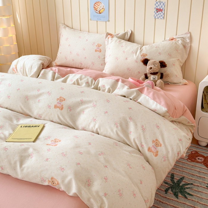 91家纺网 家纺一手货源 找家纺 典曼家纺 2025新款原棉加厚磨毛印花四件套 甜心小熊