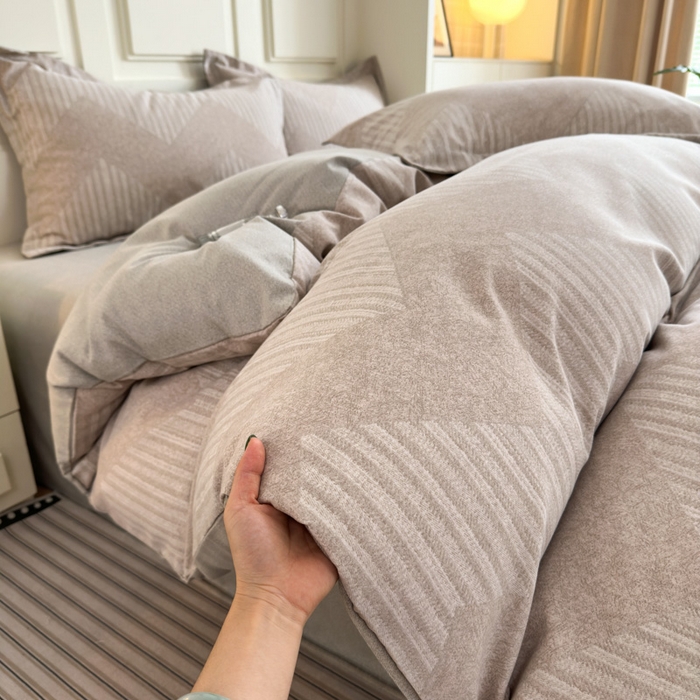 91家纺网 家纺一手货源 找家纺 典曼家纺 2025新款原棉加厚磨毛印花四件套 威斯丁