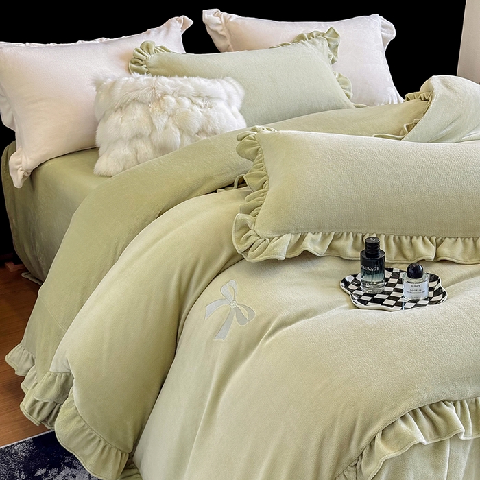 91家纺网 家纺一手货源 找家纺 2025新款蝴蝶结绣花牛奶绒四件套 蝴蝶结-青柠绿