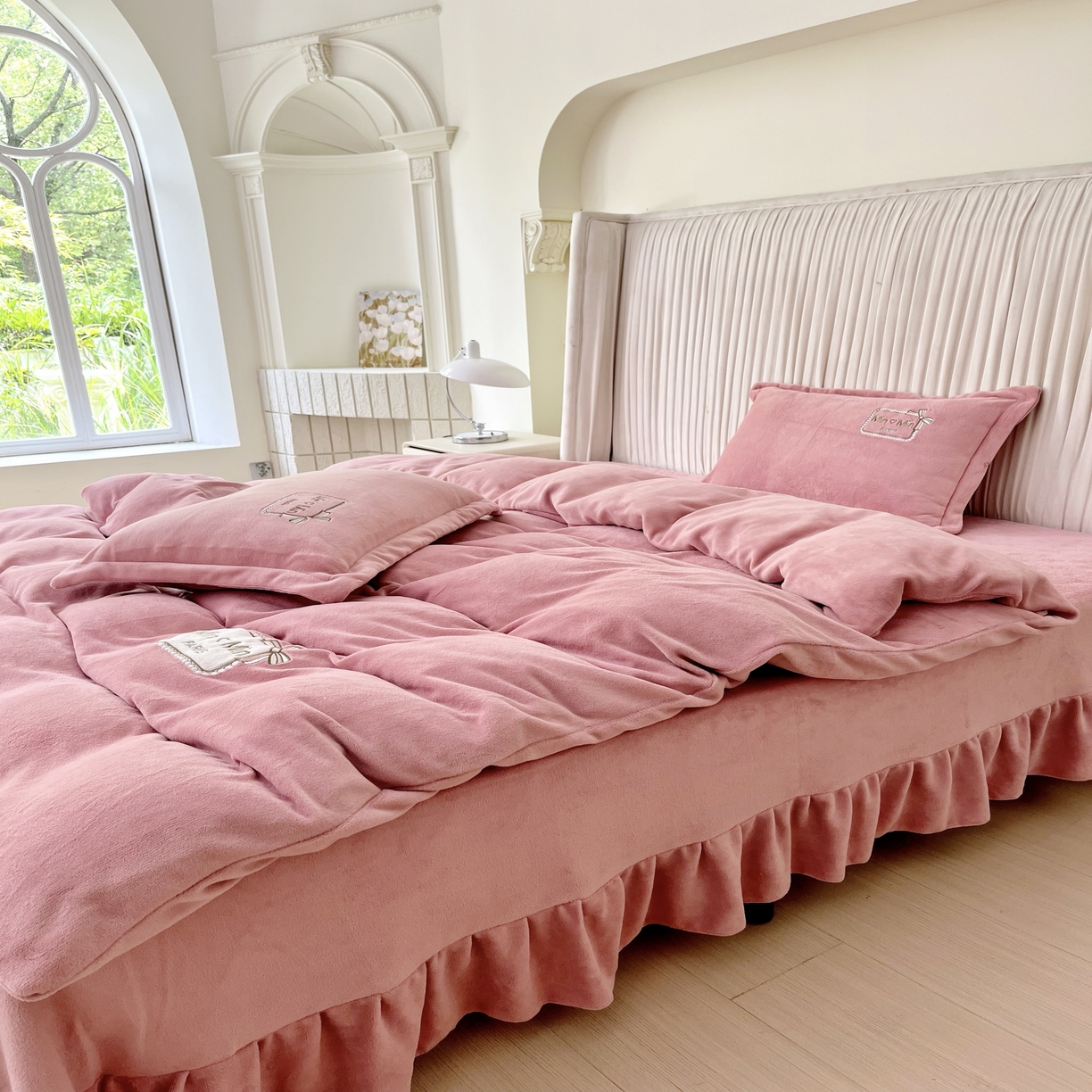 91家纺网 家纺一手货源 找家纺 （总）恋尚羽家纺  2025新款牛奶绒绣花四件套