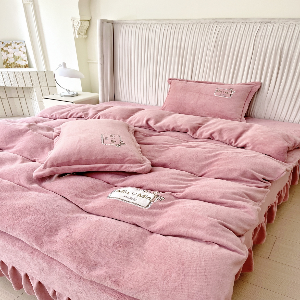 91家纺网 家纺一手货源 找家纺 （总）恋尚羽家纺  2025新款牛奶绒绣花四件套