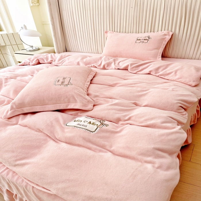 恋尚羽家纺  2025新款牛奶绒绣花四件套 粉色