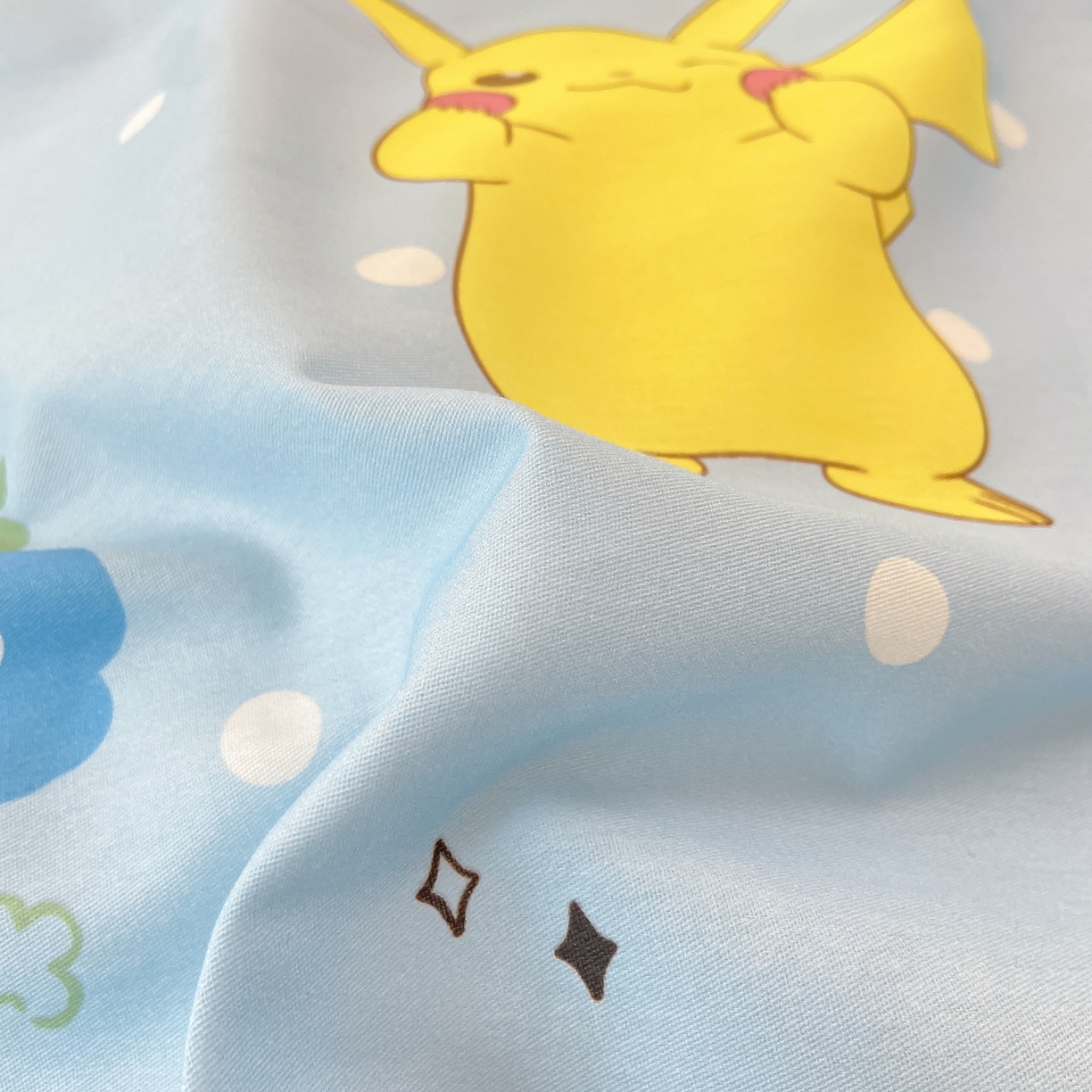 91家纺网 家纺一手货源 找家纺 博雅 2025新款宝可梦皮卡丘成人床正版授权全棉四件套 蓝色点点皮卡丘