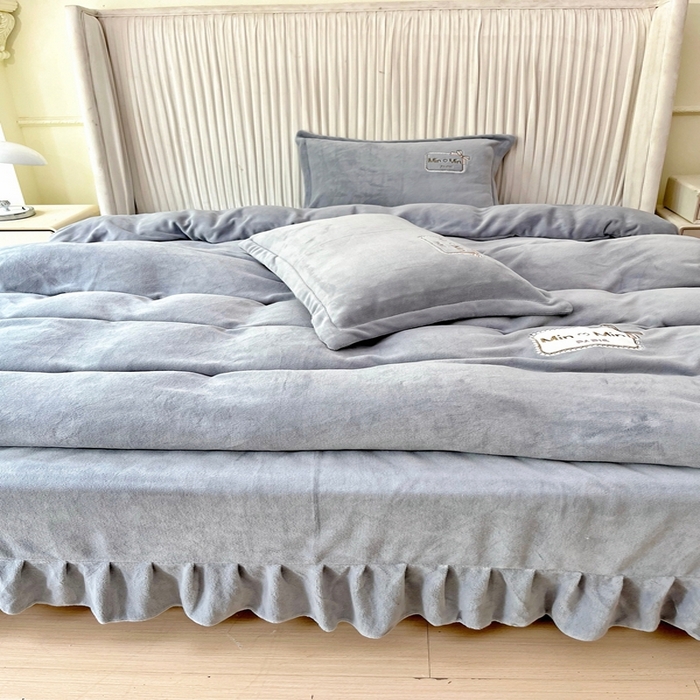 恋尚羽家纺  2025新款牛奶绒绣花四件套 灰色