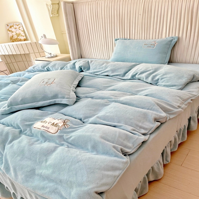 恋尚羽家纺  2025新款牛奶绒绣花四件套 兰色