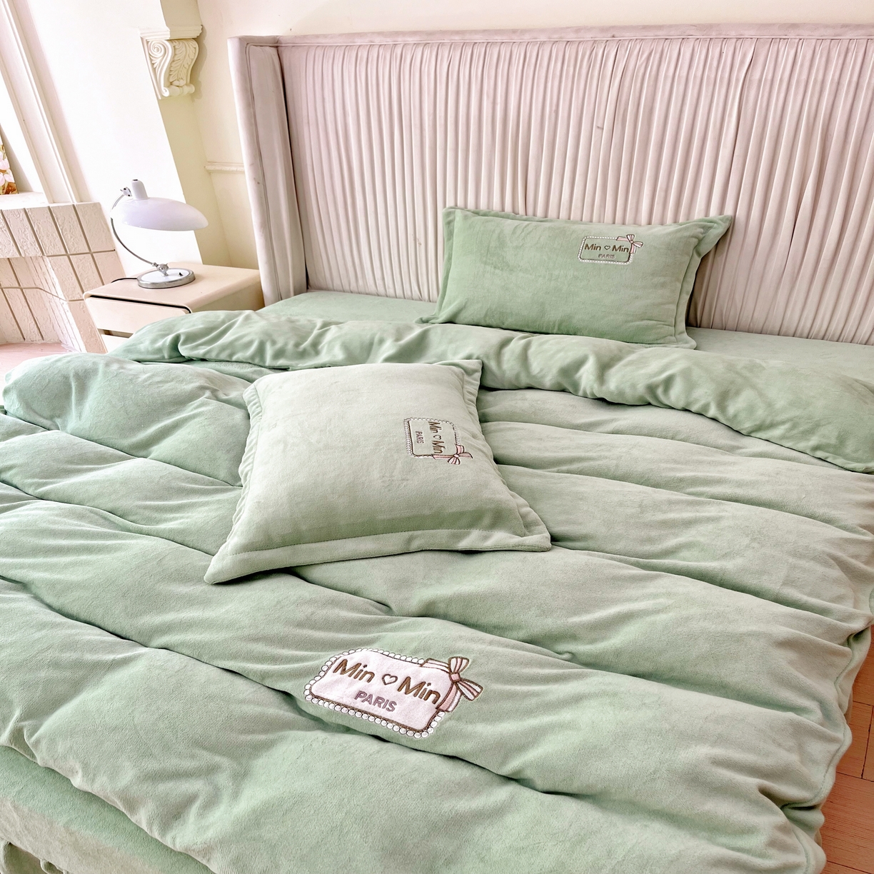 恋尚羽家纺  2025新款牛奶绒绣花四件套 绿色