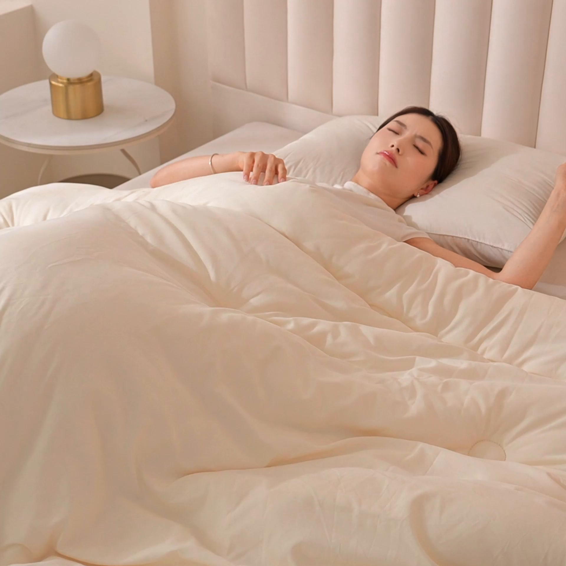 91家纺网 家纺一手货源 找家纺 （总）雯豆家纺 2025秋冬新款加厚皱皱绒被子冬被高档被芯双人单人被子