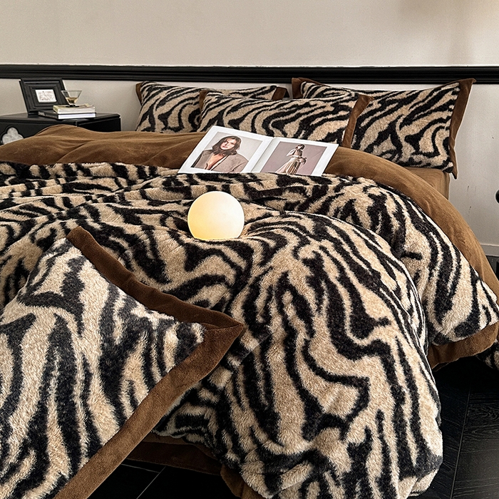 绒世界 2025秋冬新款丹麦绒宽边牛奶绒四件套 宽边兔绒-虎纹-咖