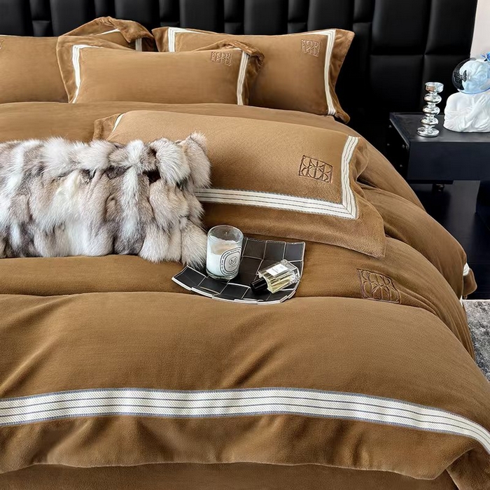 91家纺网 家纺一手货源 找家纺 （总）席之家 席之家 2025新款280克全消光刺绣牛奶绒四件套