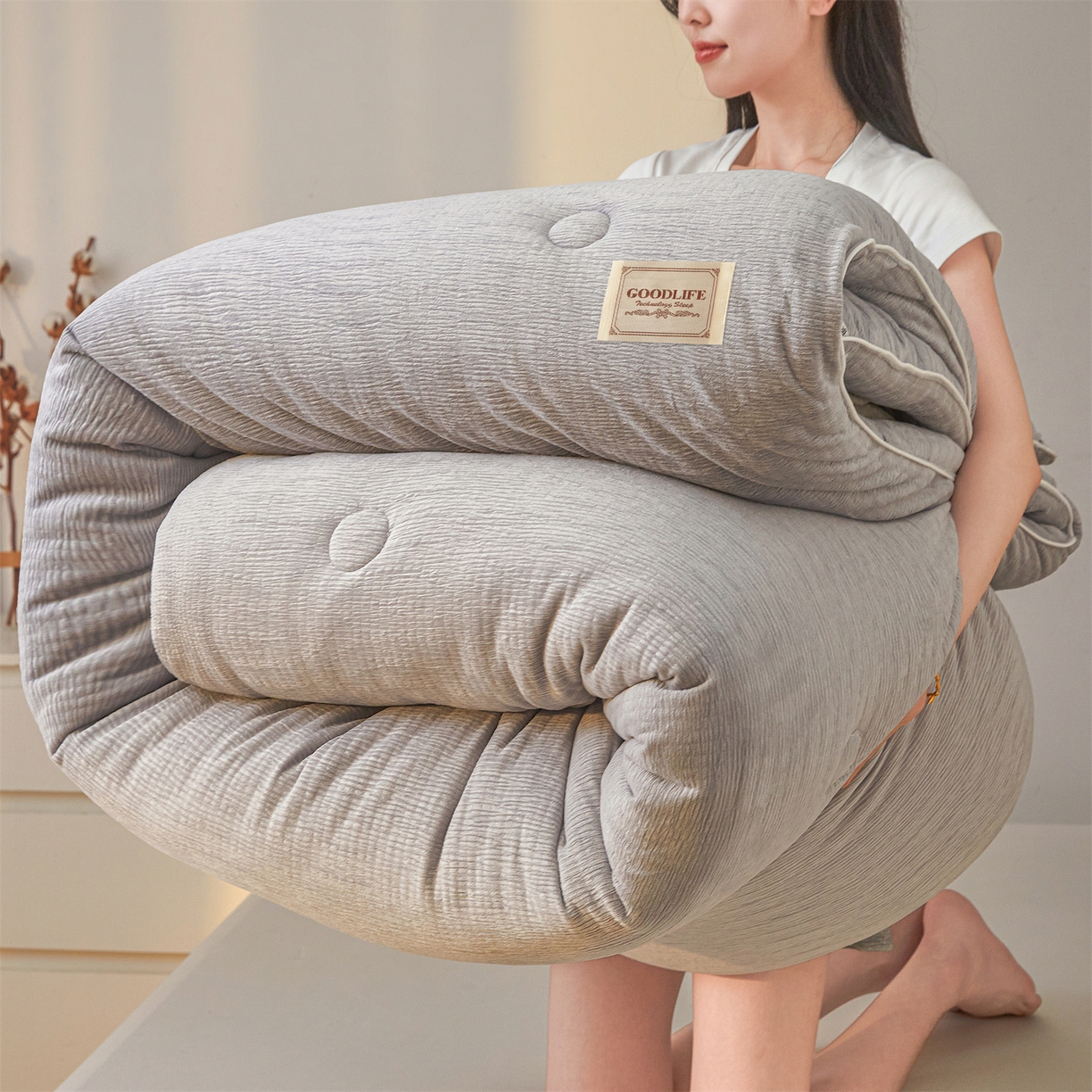 91家纺网 家纺一手货源 找家纺 雯豆家纺 2025秋冬新款加厚皱皱绒被子冬被高档被芯双人单人被子 皱皱绒冬被-高级灰