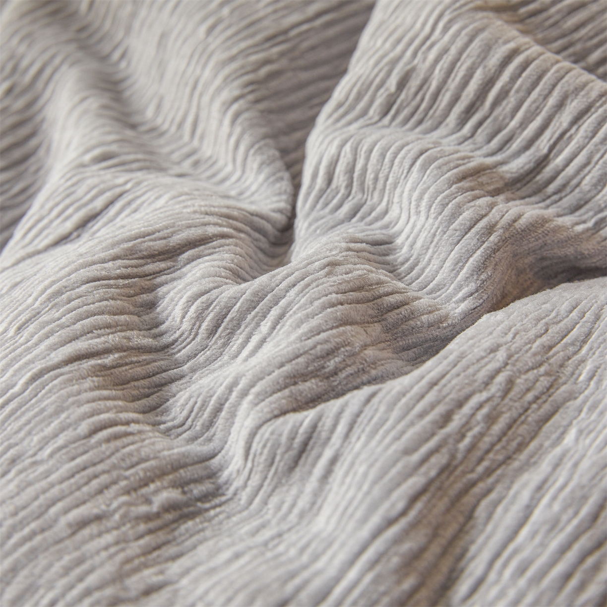 91家纺网 家纺一手货源 找家纺 雯豆家纺 2025秋冬新款加厚皱皱绒被子冬被高档被芯双人单人被子 皱皱绒冬被-高级灰