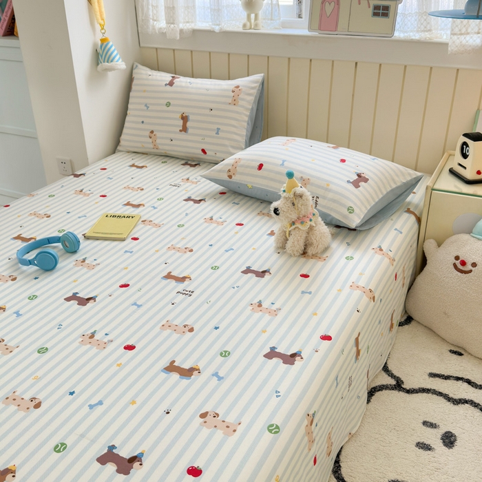 91家纺网 家纺一手货源 找家纺 典曼家纺 2025新款40支学生季卡通印花床单单床单床单单件 椰蓝小腊肠