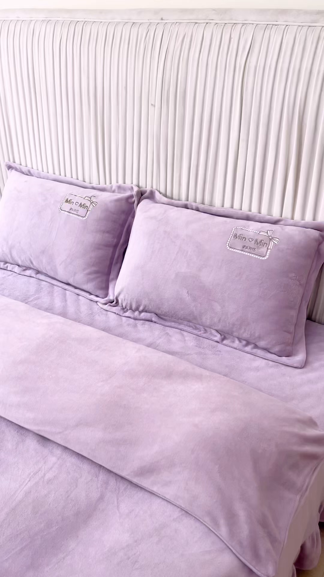 91家纺网 家纺一手货源 找家纺 恋尚羽家纺  2025新款牛奶绒绣花四件套 紫色