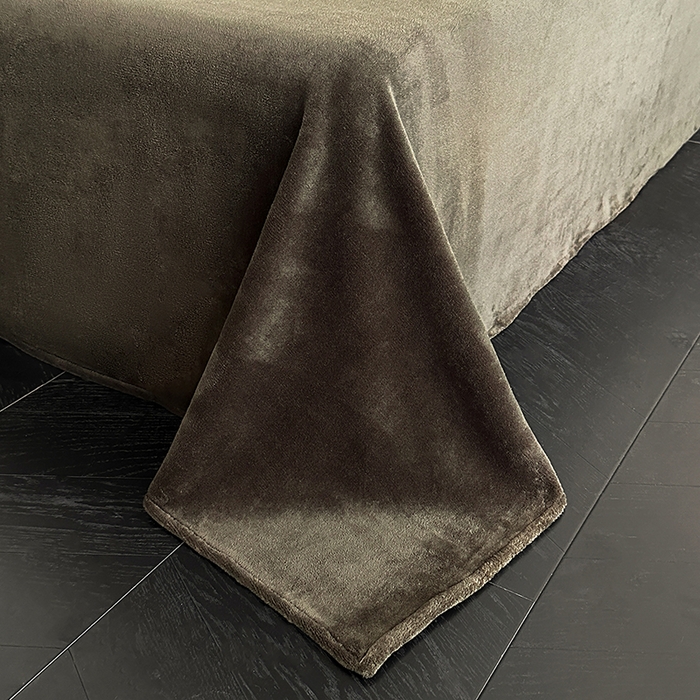 91家纺网 家纺一手货源 找家纺 绒世界 2025秋冬新款丹麦绒宽边牛奶绒四件套 宽边兔绒-绽放-灰