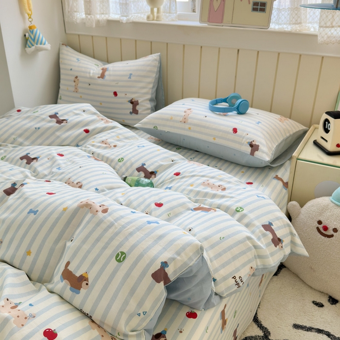 91家纺网 家纺一手货源 找家纺 典曼家纺 2025新款40支学生季卡通印花四件套 椰蓝小腊肠