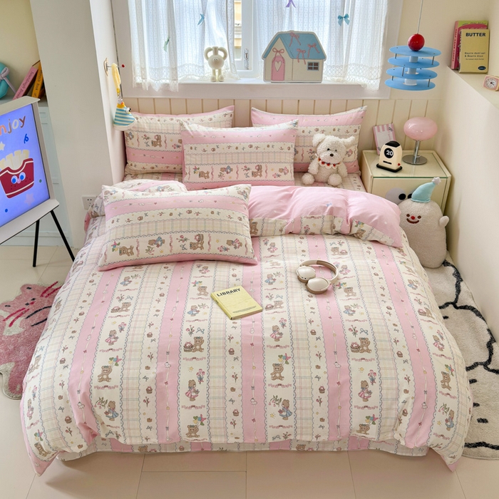 91家纺网 家纺一手货源 找家纺 典曼家纺 2025新款40支学生季卡通印花四件套 奶昔小熊