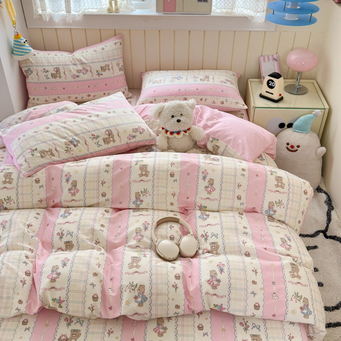 91家纺网 家纺一手货源 找家纺 典曼家纺 2025新款40支学生季卡通印花四件套 奶昔小熊