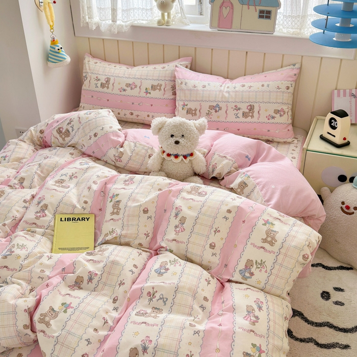 91家纺网 家纺一手货源 找家纺 典曼家纺 2025新款40支学生季卡通印花四件套 奶昔小熊