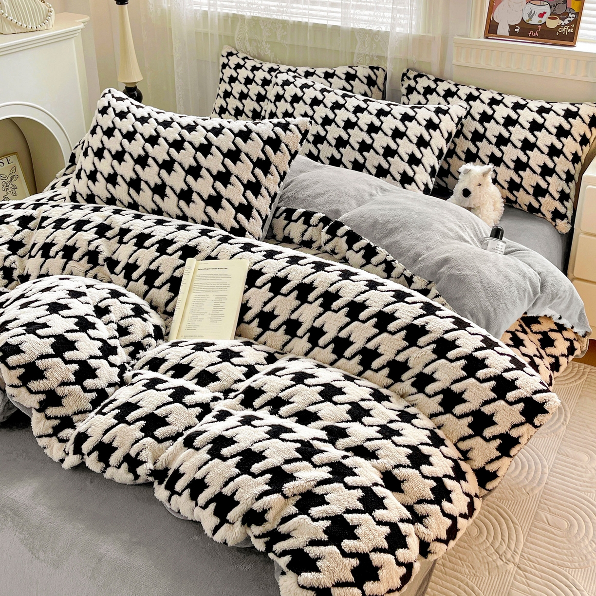 91家纺网 家纺一手货源 找家纺 梦之岛 2025新款高克重阳离子大提花印花牛奶绒四件套 千鸟格