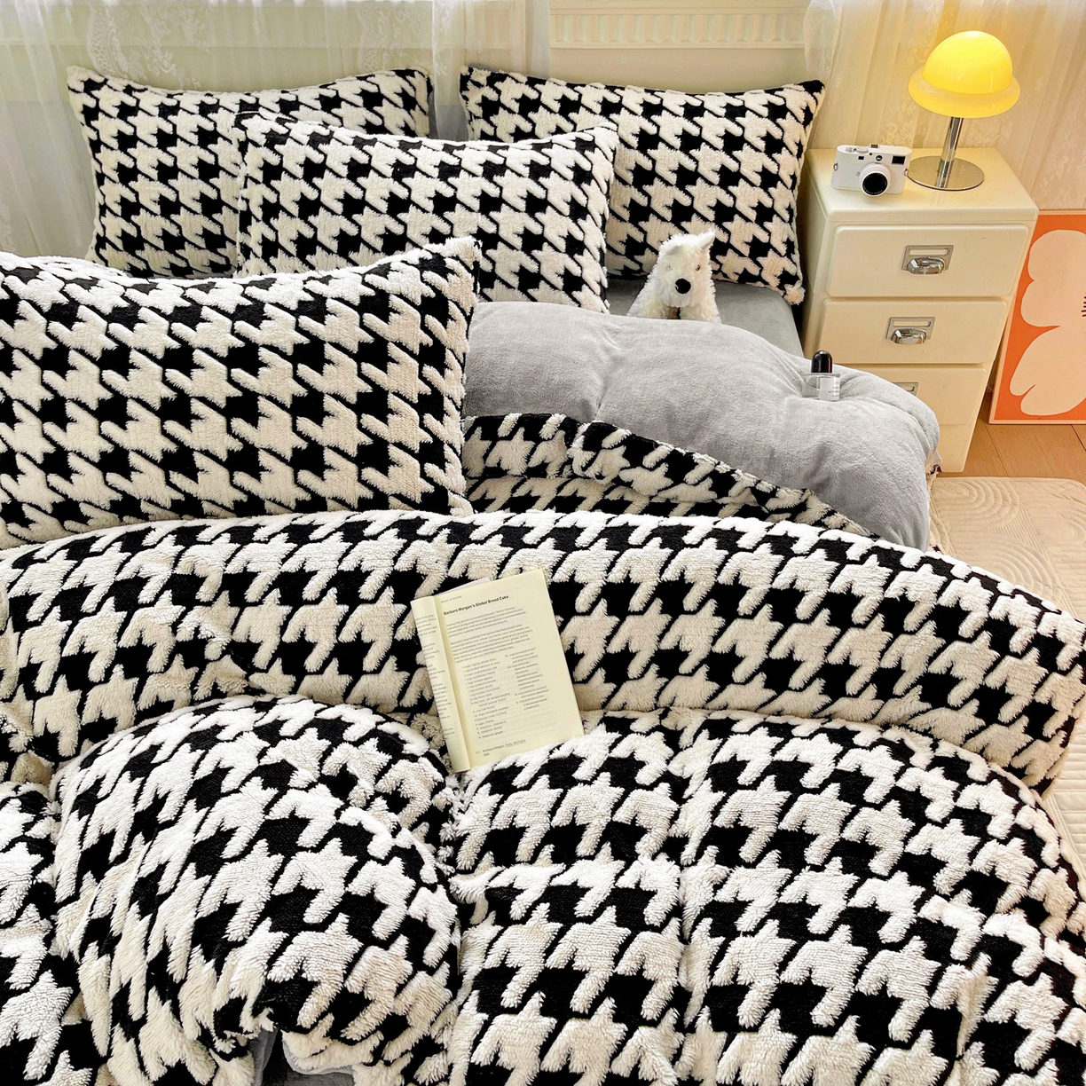 91家纺网 家纺一手货源 找家纺 梦之岛 2025新款高克重阳离子大提花印花牛奶绒四件套 千鸟格