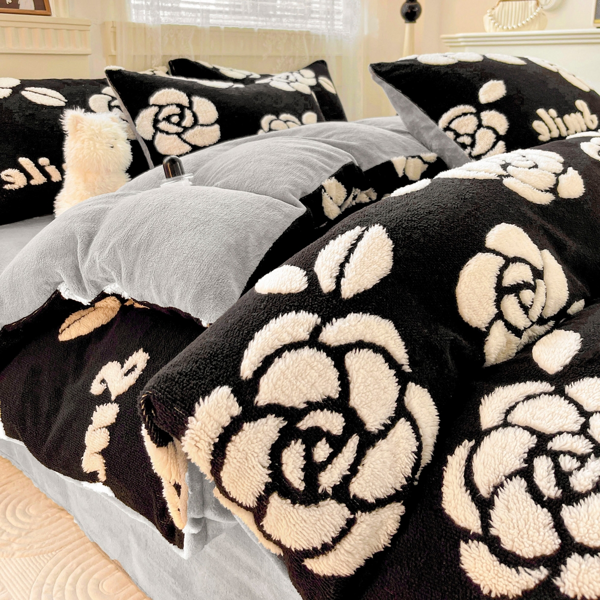 91家纺网 家纺一手货源 找家纺 梦之岛 2025新款高克重阳离子大提花印花牛奶绒四件套 山茶花