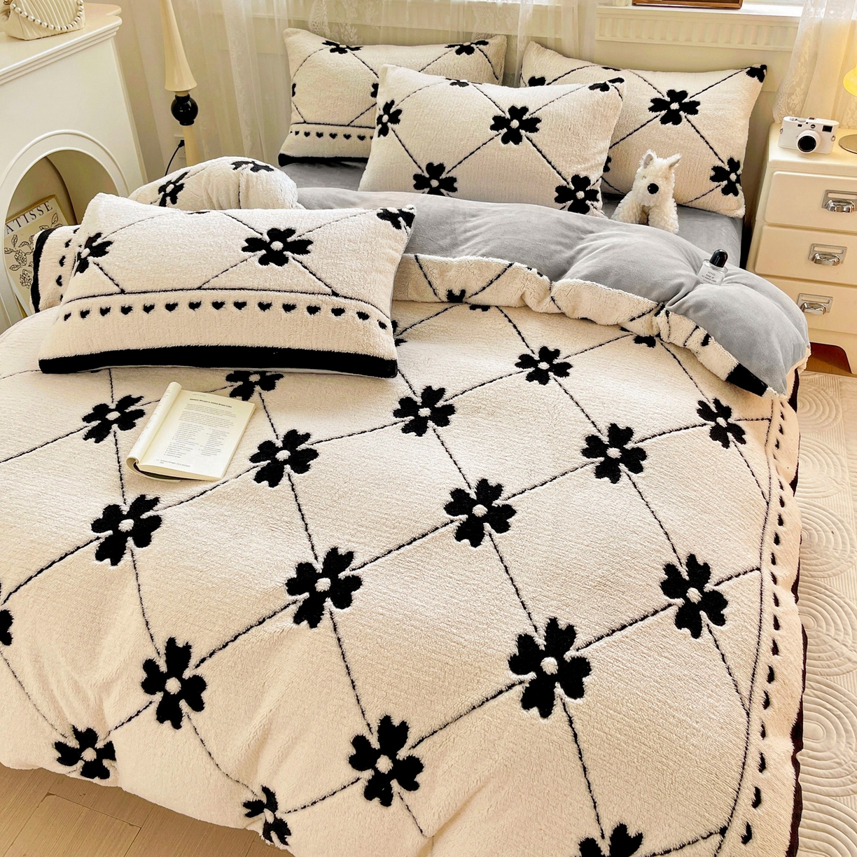 91家纺网 家纺一手货源 找家纺 梦之岛 2025新款高克重阳离子大提花印花牛奶绒四件套 四叶草