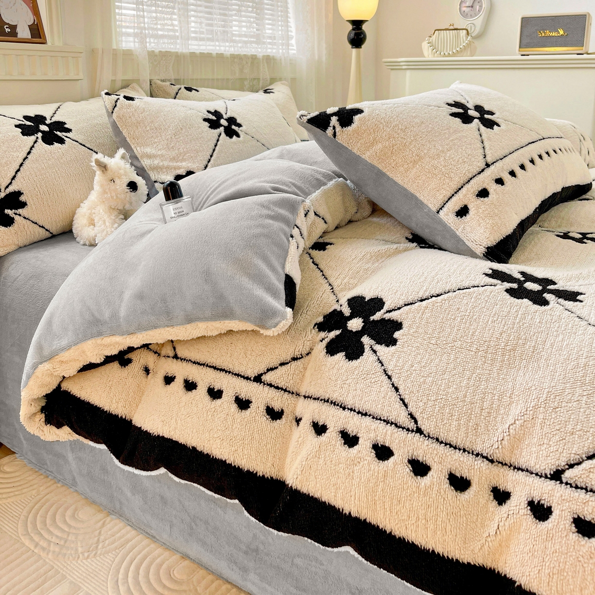 91家纺网 家纺一手货源 找家纺 梦之岛 2025新款高克重阳离子大提花印花牛奶绒四件套 四叶草