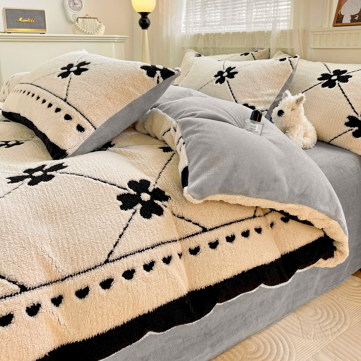 91家纺网 家纺一手货源 找家纺 梦之岛 2025新款高克重阳离子大提花印花牛奶绒四件套 四叶草