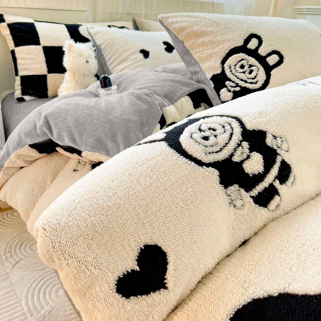 91家纺网 家纺一手货源 找家纺 梦之岛 2025新款高克重阳离子大提花印花牛奶绒四件套 la布布