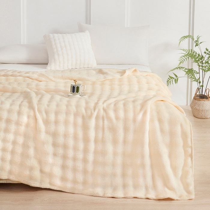 91家纺网 家纺一手货源 找家纺 悦织湾家纺 2025新款仿兔毛绒托斯仿兔毛绒毛毯纯色印花牛奶绒休闲盖毯午睡小毯子 炫彩米白