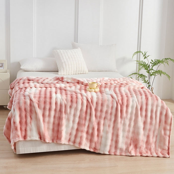 91家纺网 家纺一手货源 找家纺 悦织湾家纺 2025新款仿兔毛绒托斯仿兔毛绒毛毯纯色印花牛奶绒休闲盖毯午睡小毯子 炫彩嫩粉