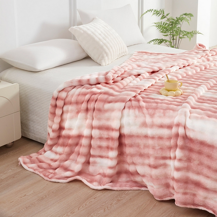 91家纺网 家纺一手货源 找家纺 悦织湾家纺 2025新款仿兔毛绒托斯仿兔毛绒毛毯纯色印花牛奶绒休闲盖毯午睡小毯子 炫彩嫩粉