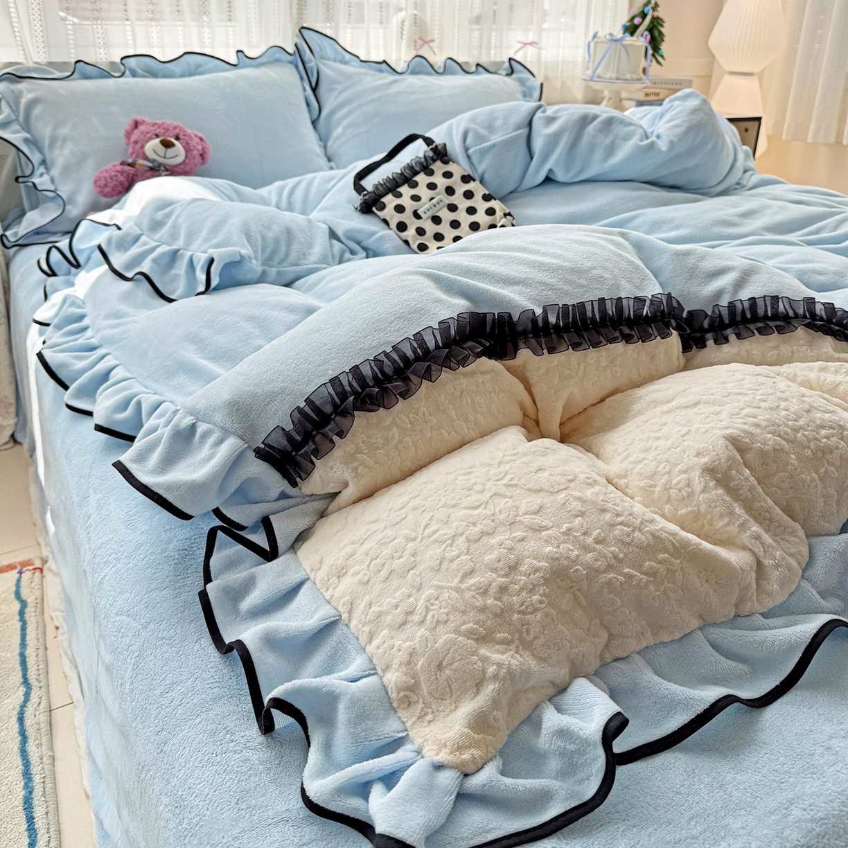 91家纺网 家纺一手货源 找家纺 （总）梦之岛 2025新款韩版双拼提花牛奶绒四件套-秘密花园