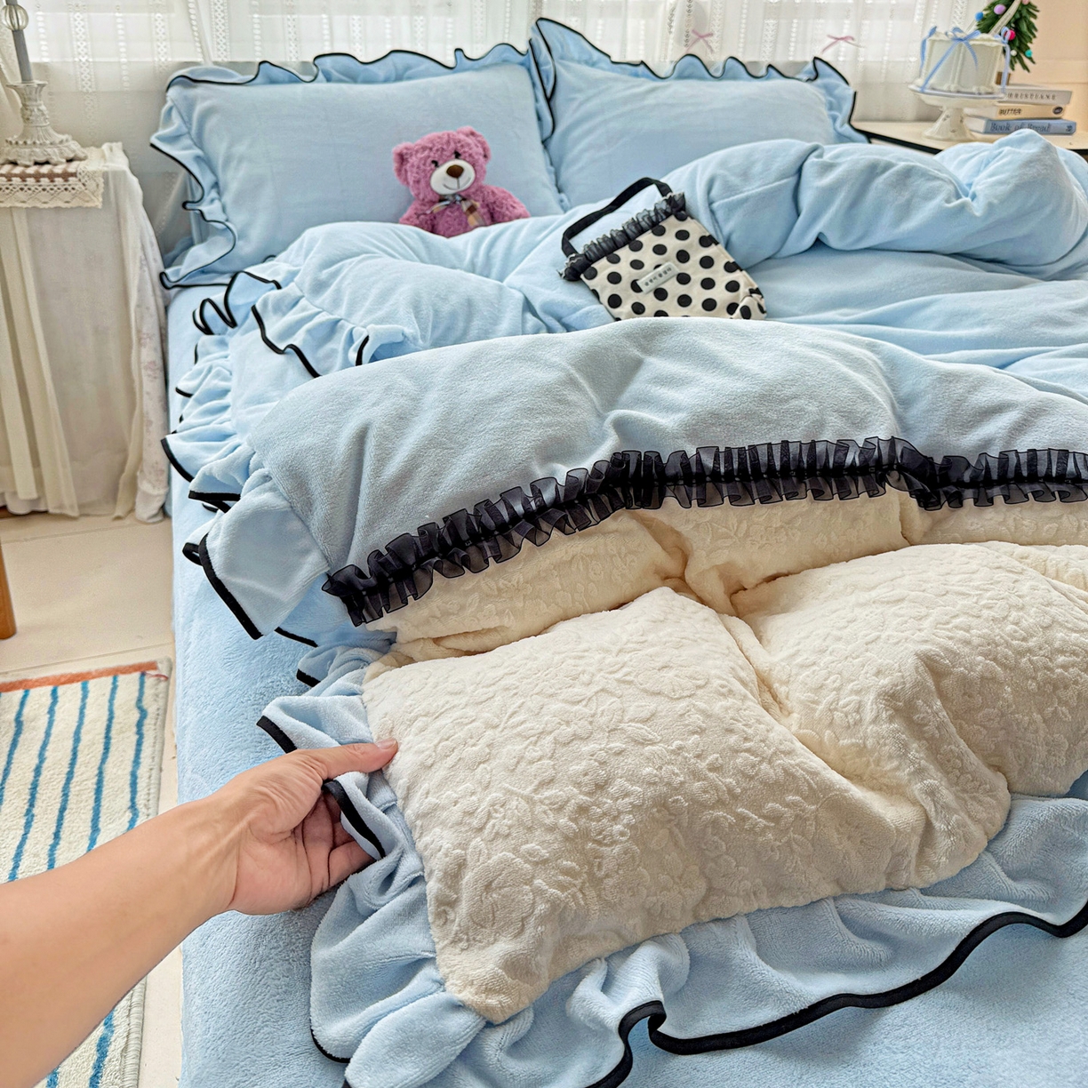 91家纺网 家纺一手货源 找家纺 梦之岛 2025新款韩版双拼提花牛奶绒四件套-秘密花园 甜蜜花园-蓝