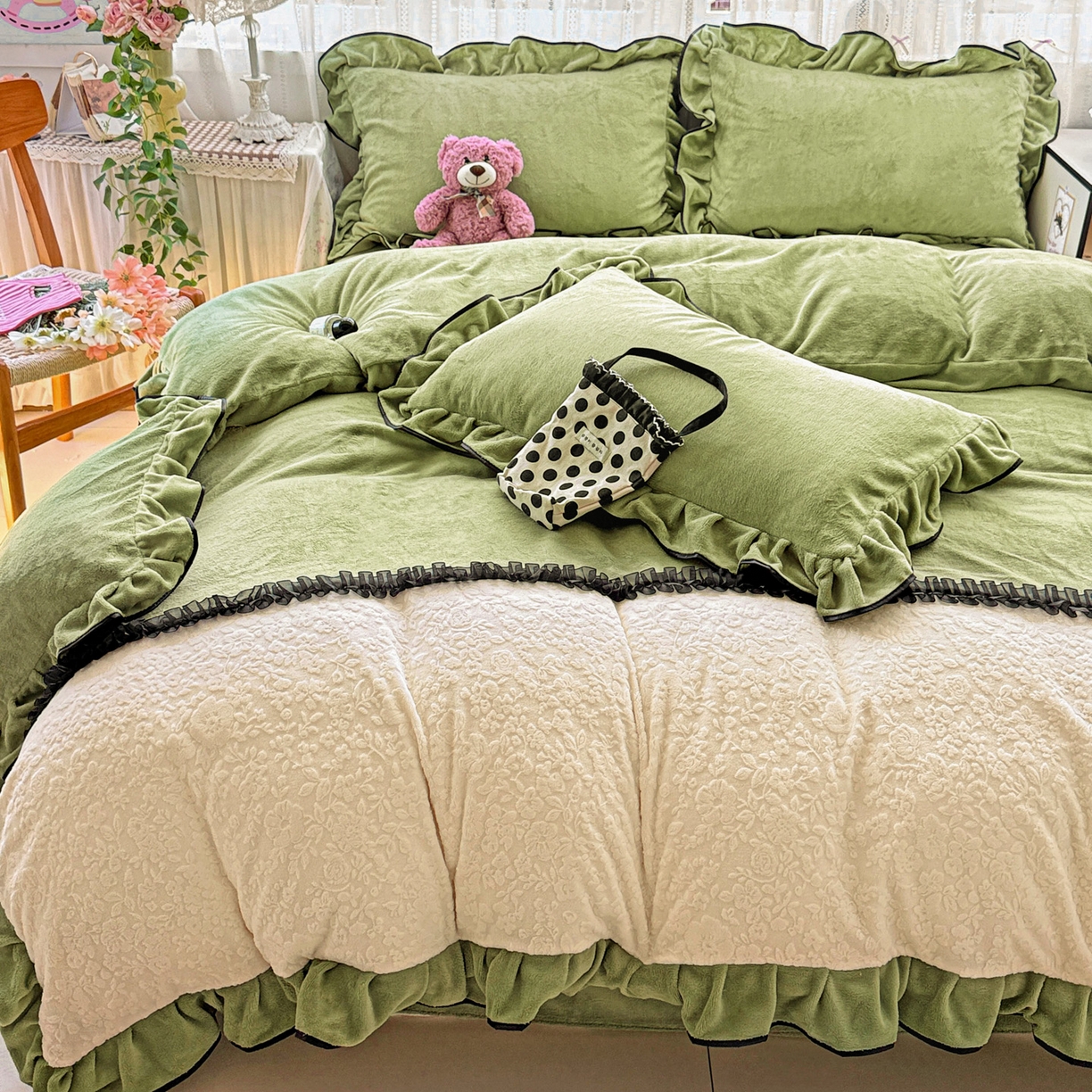 91家纺网 家纺一手货源 找家纺 梦之岛 2025新款韩版双拼提花牛奶绒四件套-秘密花园 甜蜜花园-绿