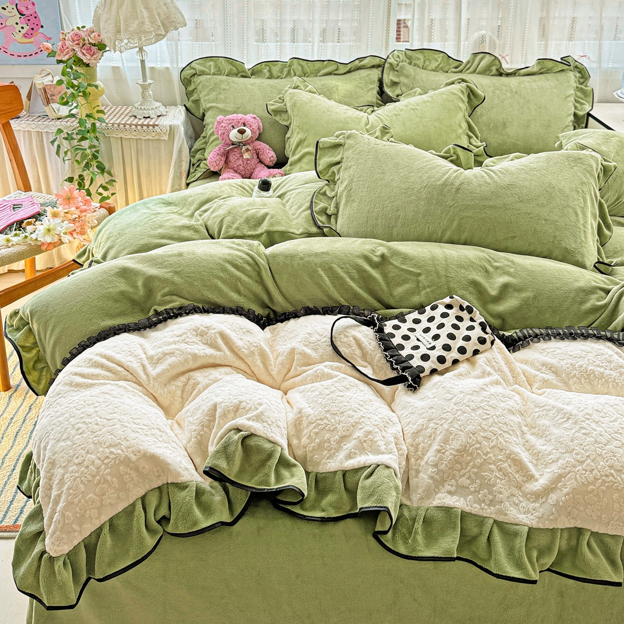 91家纺网 家纺一手货源 找家纺 梦之岛 2025新款韩版双拼提花牛奶绒四件套-秘密花园 甜蜜花园-绿